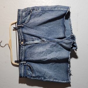 PRERTY LITTLE THING Plus 26 Raw Hem Frayed Blue Jean Shorts